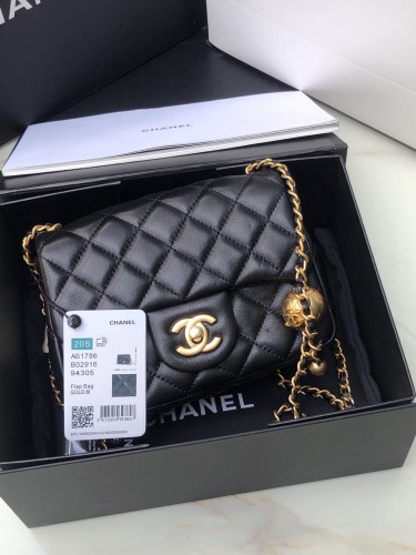 Chanel Handbag 18 CM