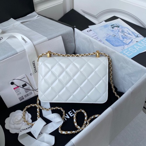 Chanel White Small Chain Shoulder Bag 19 CM