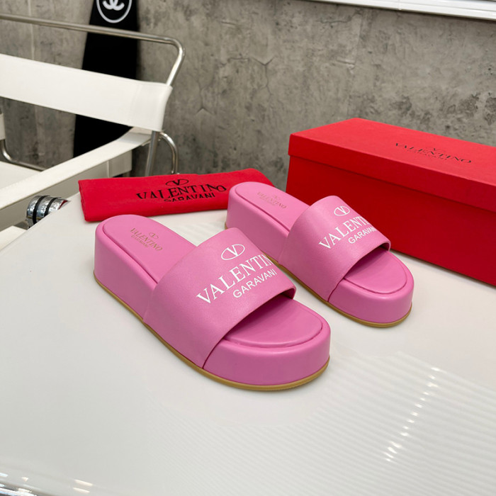 Valentino luxury designer shoes Loafers slipper Flat Outdoor Beach slippers chaussures pour femmes shoes Household slipper Size 35-41