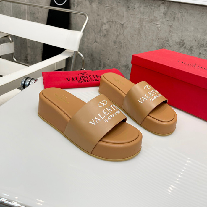 Valentino luxury designer shoes Loafers slipper Flat Outdoor Beach slippers chaussures pour femmes shoes Household slipper Size 35-41