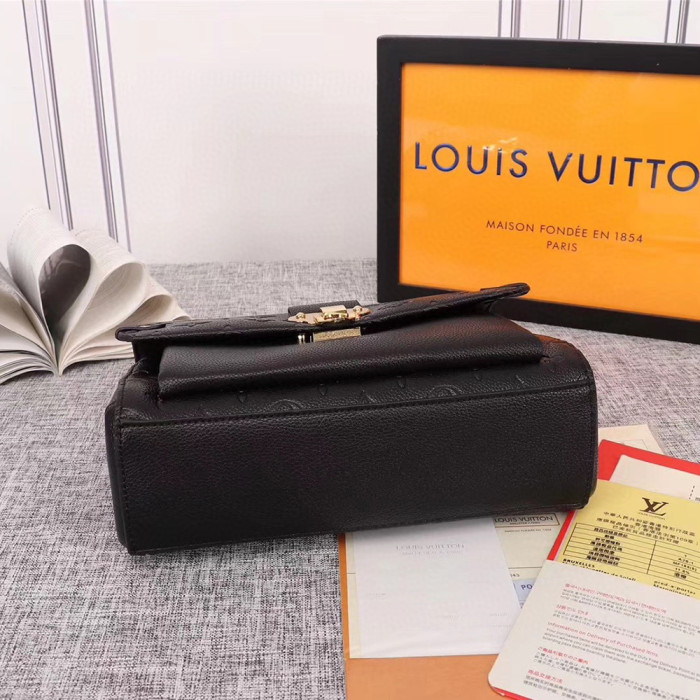 Louis Vuitton 25cm Classic Ladies Embossing Messenger Bag Chain Designer Luxury Handbags Purses Inclined Shoulder Package Monogram Designer Crossbody Bags