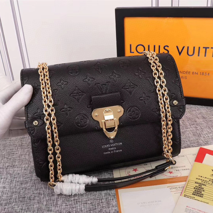 Louis Vuitton 25cm Classic Ladies Embossing Messenger Bag Chain Designer Luxury Handbags Purses Inclined Shoulder Package Monogram Designer Crossbody Bags