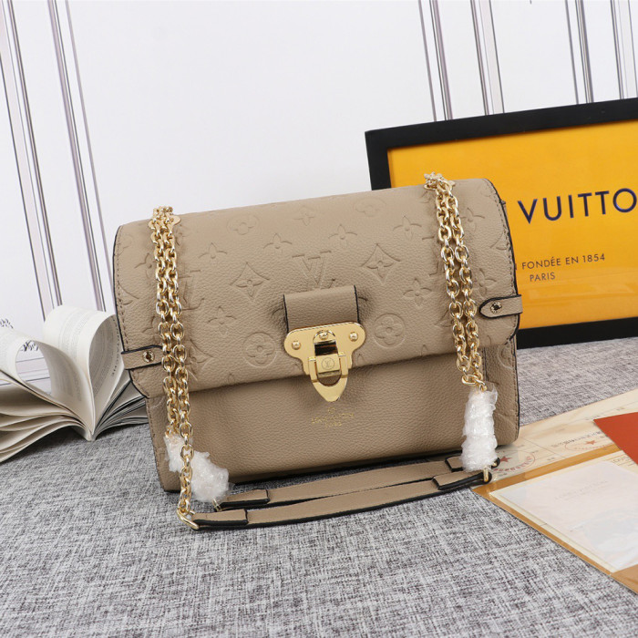Louis Vuitton 25cm Classic Ladies Embossing Messenger Bag Chain Designer Luxury Handbags Purses Inclined Shoulder Package Monogram Designer Crossbody Bags