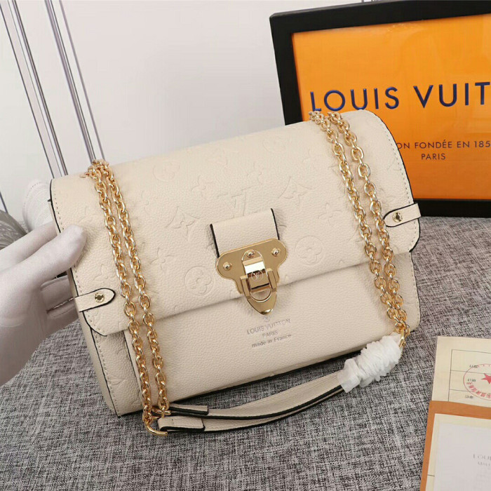 Louis Vuitton 25cm Classic Ladies Embossing Messenger Bag Chain Designer Luxury Handbags Purses Inclined Shoulder Package Monogram Designer Crossbody Bags