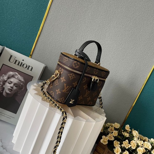 Louis vuitton 19cm Vanity Designer Luxury handbags Purse Monogram Cosmetic bag Crossbody Bag