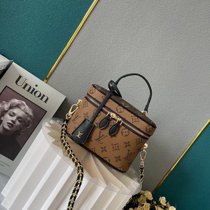 Louis vuitton 19cm Vanity Designer Luxury handbags Purse Monogram Cosmetic bag Crossbody Bag