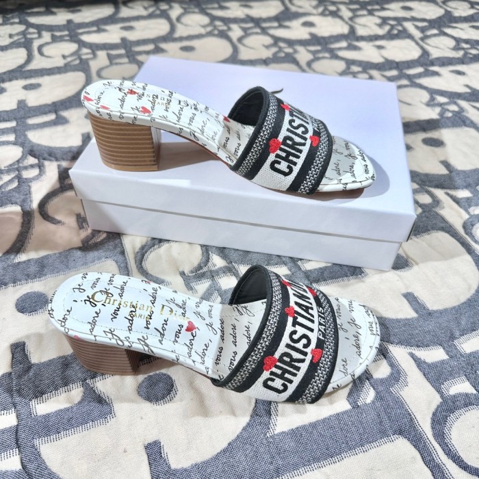 Dior Ladies Block Heel Slippers Luxury Designer Shoes Loafers Outdoor Beach Shoes Fashionable Sandals