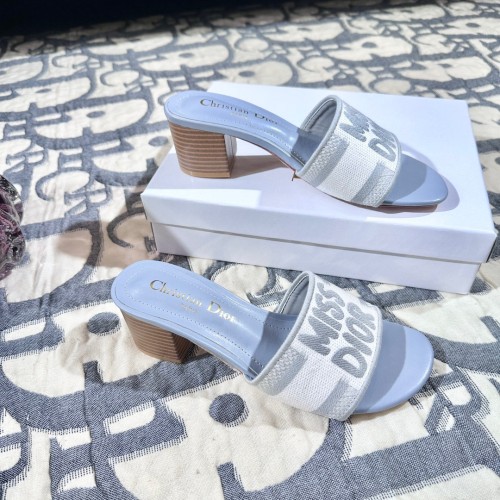 Dior Ladies Block Heel Slippers Luxury Designer Shoes Loafers Outdoor Beach Shoes Fashionable Sandals 35 to 42