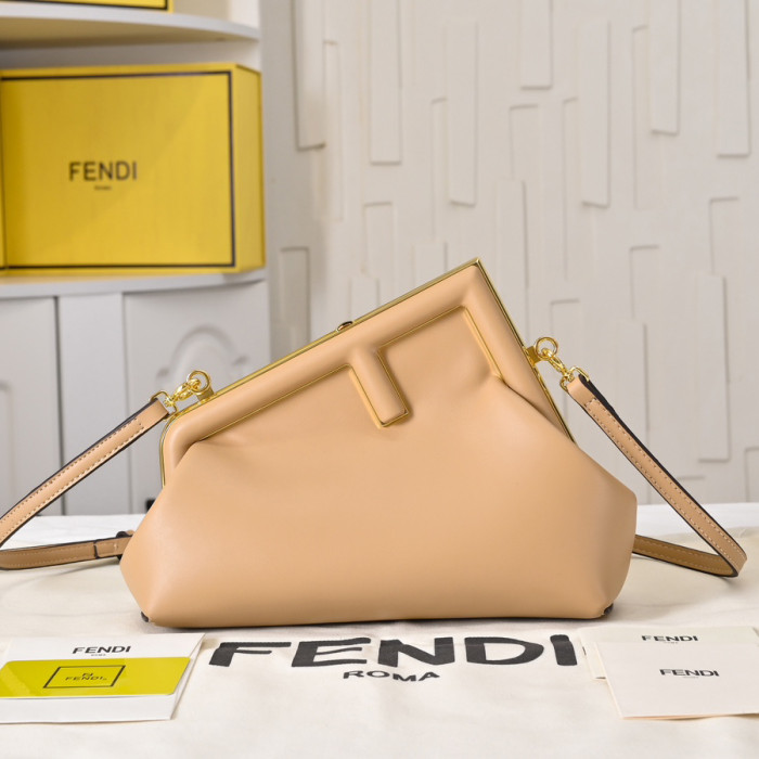 Fendi 26 32cm First Designer Crossbody Bags Designer Luxury Handbags Purse Detachable Shoulder Strap Single Shoulder Bag