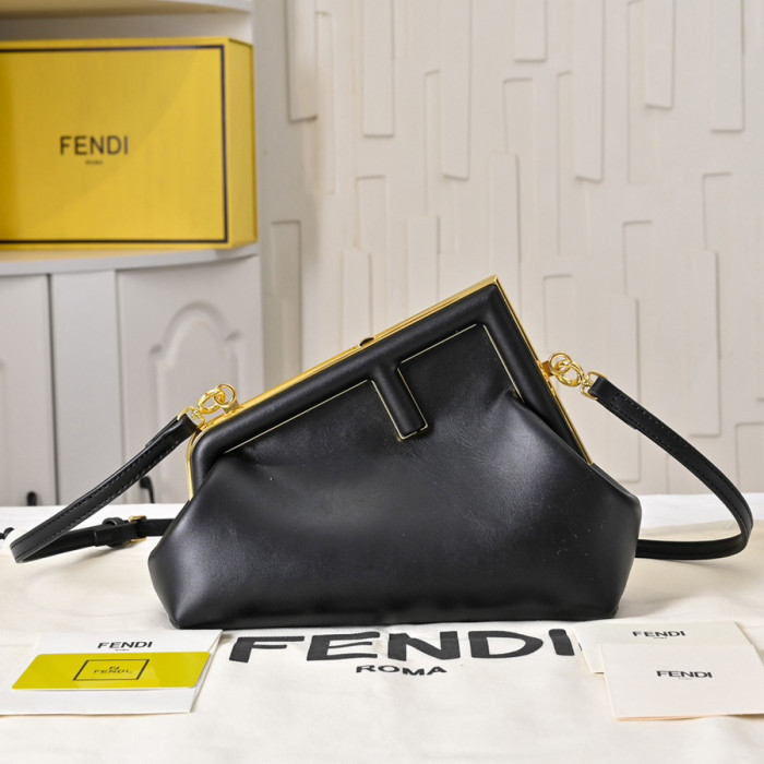 Fendi 26 32cm First Designer Crossbody Bags Designer Luxury Handbags Purse Detachable Shoulder Strap Single Shoulder Bag