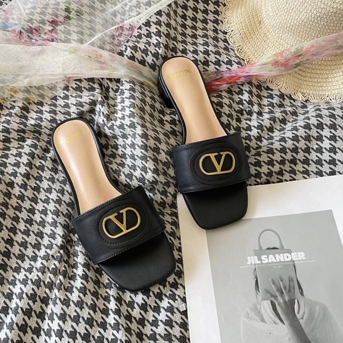 Valentino Luxury Designer Shoes Loafers Slipper Flat Outdoor Beach Slippers Chaussures Pour Femmes Shoes Household Slipper Size 35-42