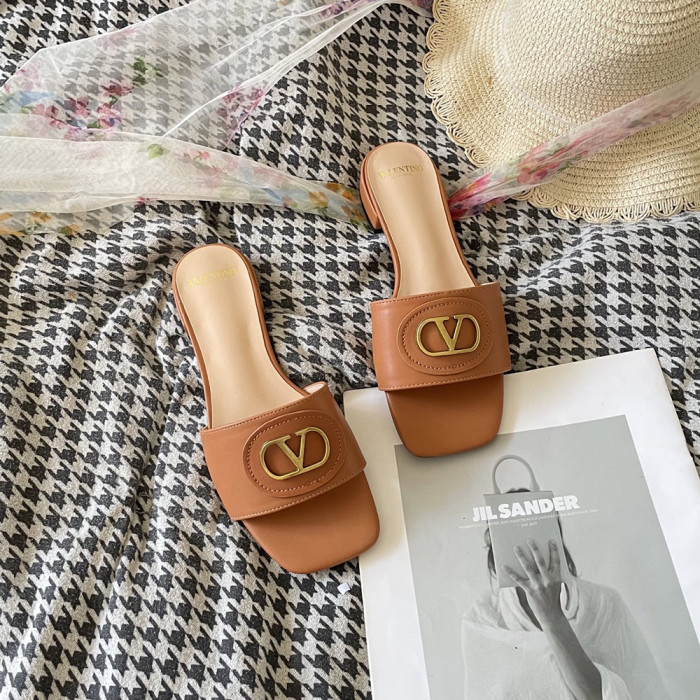 Valentino Luxury Designer Shoes Loafers Slipper Flat Outdoor Beach Slippers Chaussures Pour Femmes Shoes Household Slipper Size 35-42