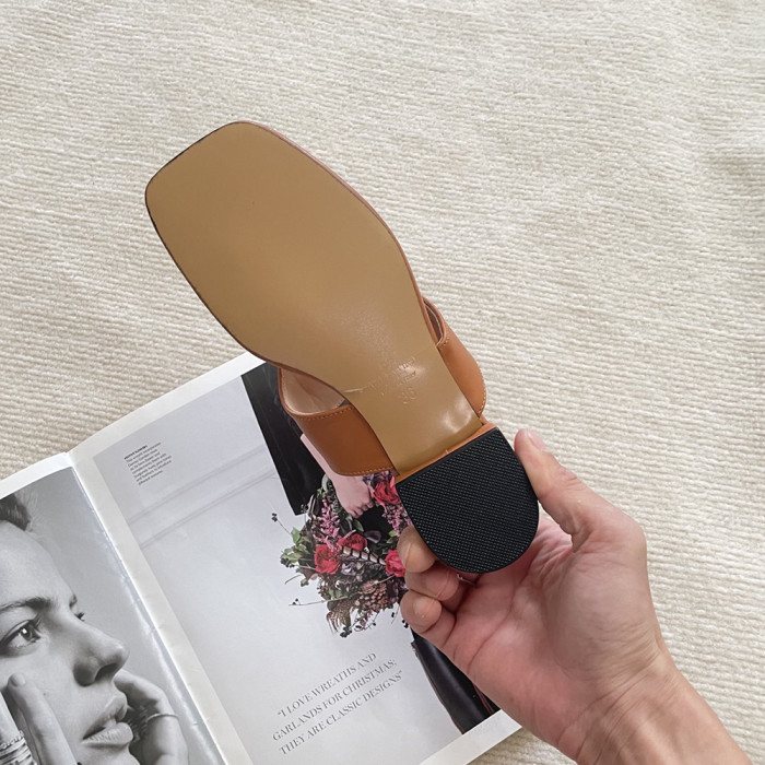 Valentino Luxury Designer Shoes Loafers Slipper Flat Outdoor Beach Slippers Chaussures Pour Femmes Shoes Household Slipper Size 35-42