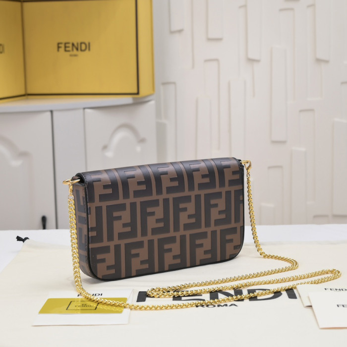 Fendi 21cm Embossing Detachable Chain 3 in 1 Mobile Phone Wallet Designer Single Shoulder Crossbody Bags