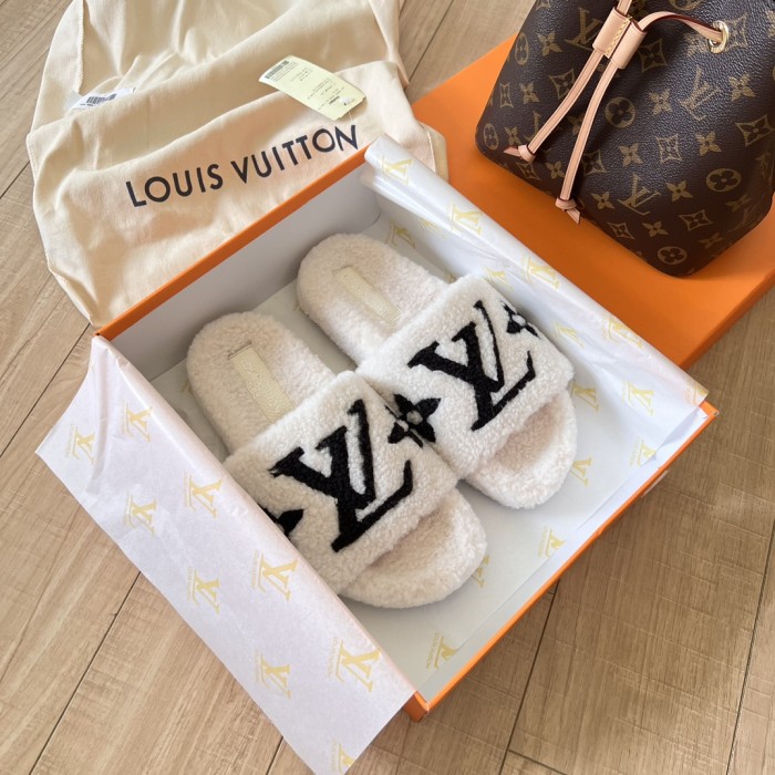 Louis Vuitton Women Woolen Designer Slippers Flat Sandals Winter Indoor Designer Shoes Size 35 To 42