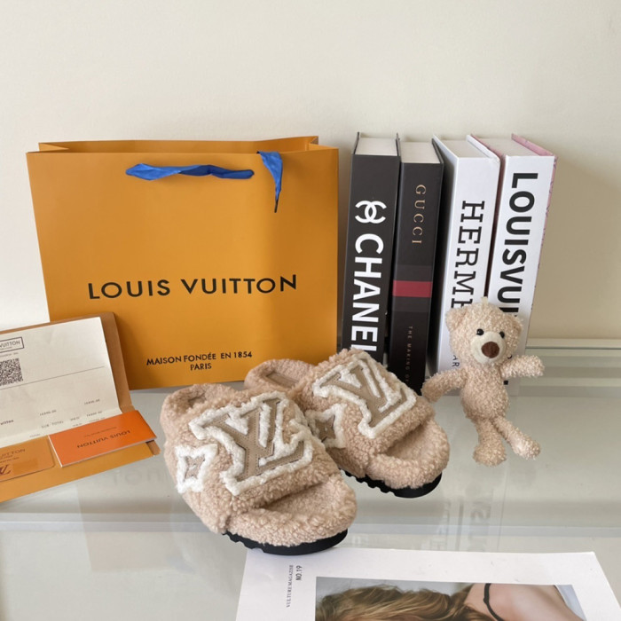 Louis Vuitton Women Woolen Designer Slippers Flat Sandals Winter Indoor Designer Shoes Size 35 To 42