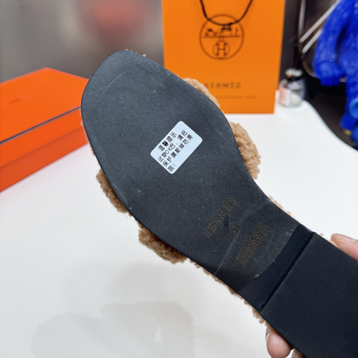 Hermes Women Woolen Designer Slippers Flat Sandals Winter Indoor Designer Shoes Size 35 To 42