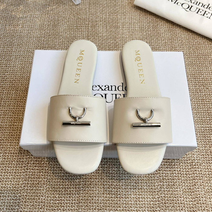 McQueen Luxury Designer Shoes Loafers Slipper Flat Outdoor Beach Slippers Women Shoes Household Sandals 35 to 42