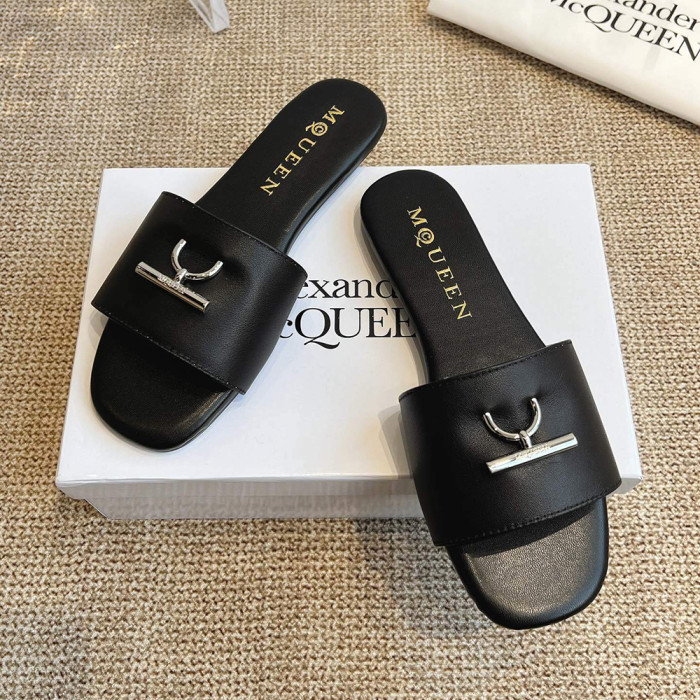 McQueen Luxury Designer Shoes Loafers Slipper Flat Outdoor Beach Slippers Women Shoes Household Sandals 35 to 42