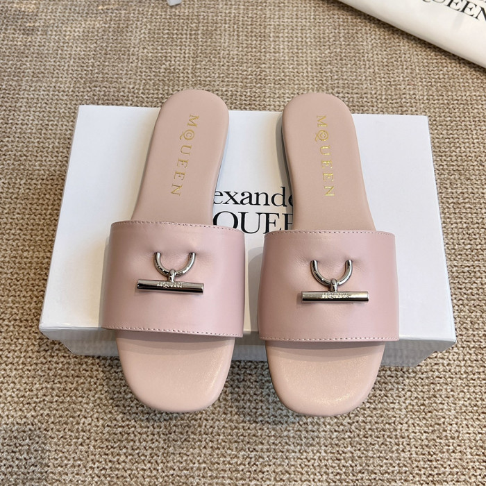 McQueen Luxury Designer Shoes Loafers Slipper Flat Outdoor Beach Slippers Women Shoes Household Sandals 35 to 42