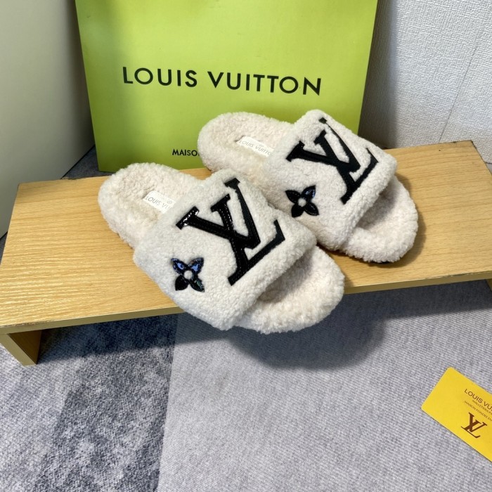 Louis Vuitton Women Woolen Designer Slippers Flat Sandals Winter Indoor Designer Shoes Size 35 To 42