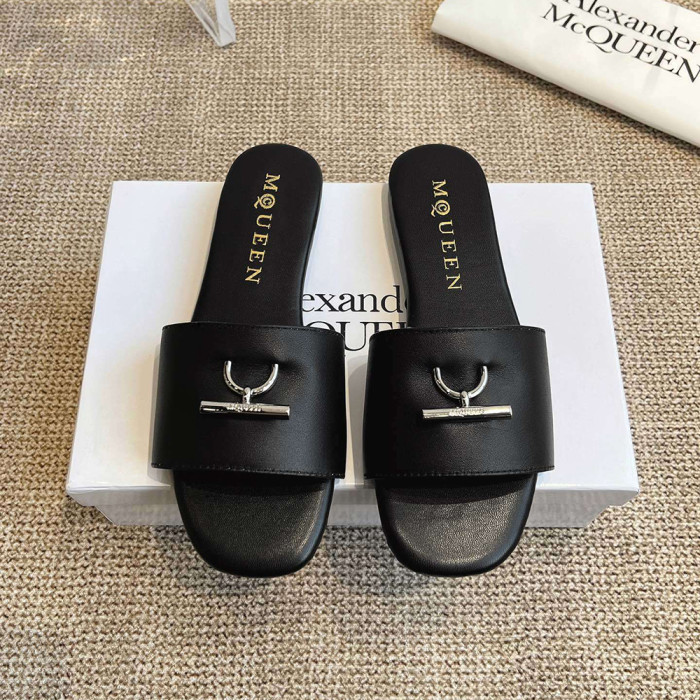 McQueen Luxury Designer Shoes Loafers Slipper Flat Outdoor Beach Slippers Women Shoes Household Sandals 35 to 42