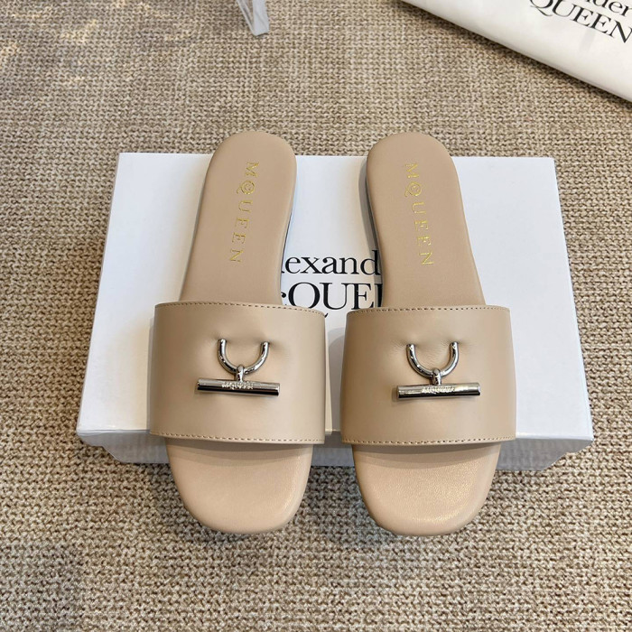 McQueen Luxury Designer Shoes Loafers Slipper Flat Outdoor Beach Slippers Women Shoes Household Sandals 35 to 42