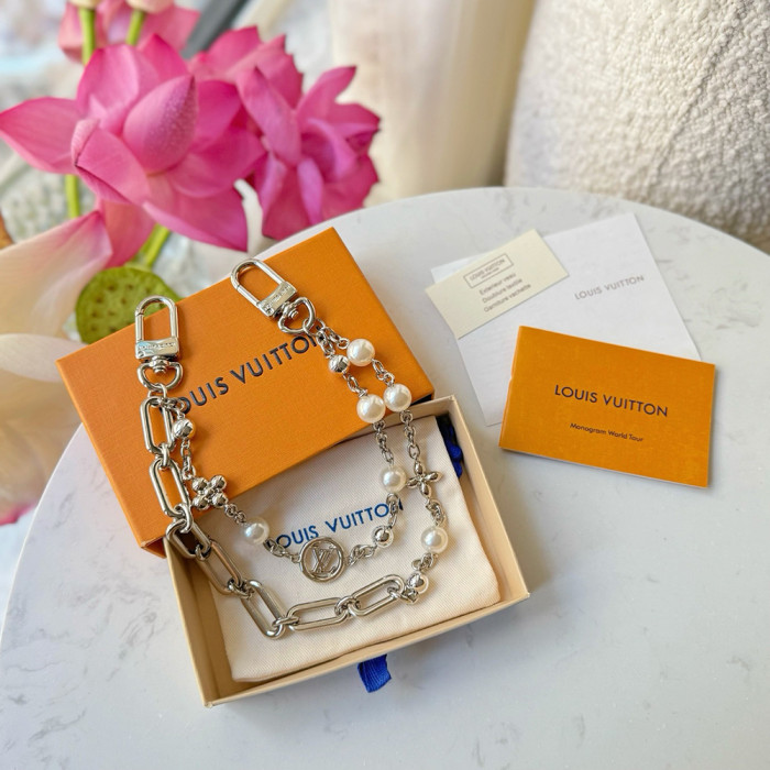 Louis Vuitton Pearl Package Chain Pendant Accessories