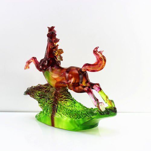 Red Liuli Crystal Glass Animal Figurine Horse Craft For Business Gift