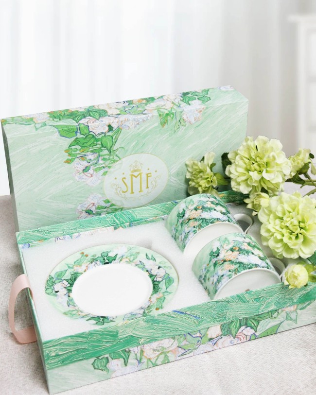 Fashion Tea Mugs Coffee Mate 2pcs Cup and Saucer Dish with White Rose Design Pattern Tableware Plates Dishes Afternoon Tea Set Home Kitchen With Gift Box