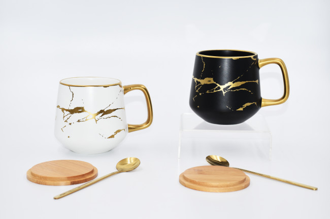 Ceramic Coffee Mug Set with Stainless Steel Spoon and Wood Lid Gift Mug Porcelain Cup with Handle 12 oz Capacity with Paper Color Box safe Package AB grade Quality SGS LFGB passed