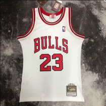 Retro 98  Chicago Bulls 23 号 Jordan  White NBA Jerseys