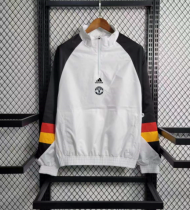 23/24 M-U Windbreaker White pullover