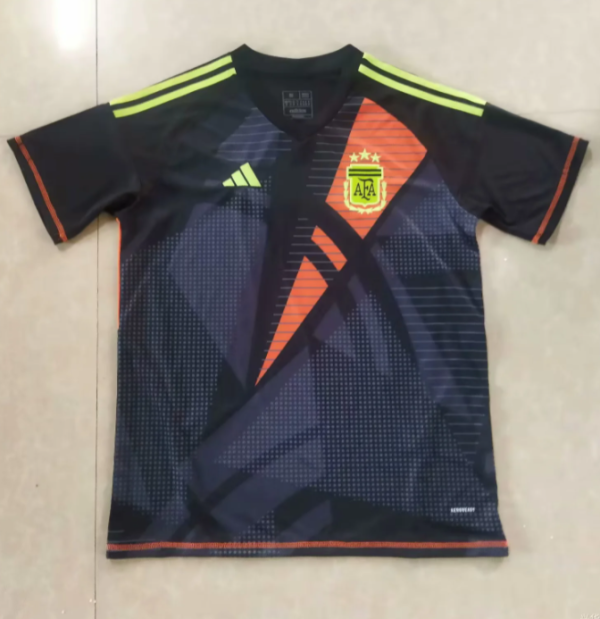 24/25  Argentina goalkeeper Fan Version Soccer Jersey (3 Stars 3星)