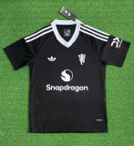 24-25 M-U black  Training Fan Version Soccer Jersey