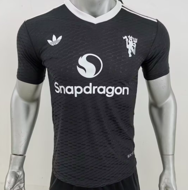 24-25 M-U black Training Player Version Soccer Jersey