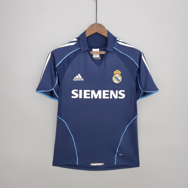 Retro 05/06 Real Madrid Away