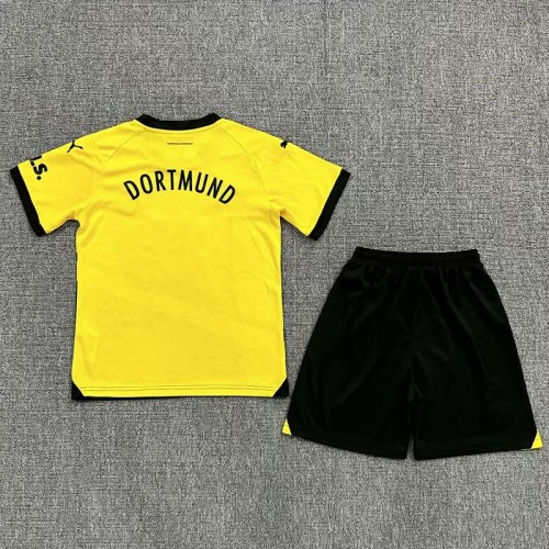 23/24 Borussia Dortmund home kids kit with sock