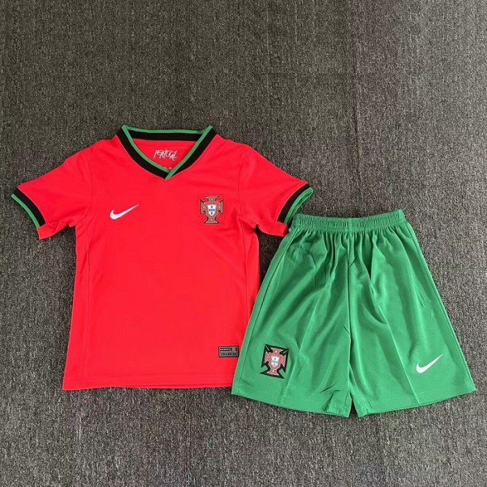 24/25 Portugal home kids kit