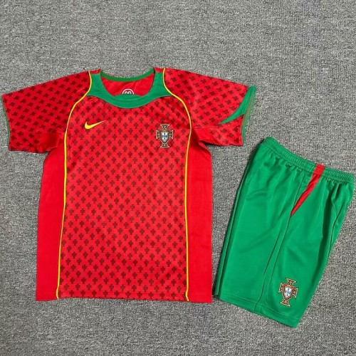 Retro 04 Portugal home kids kit