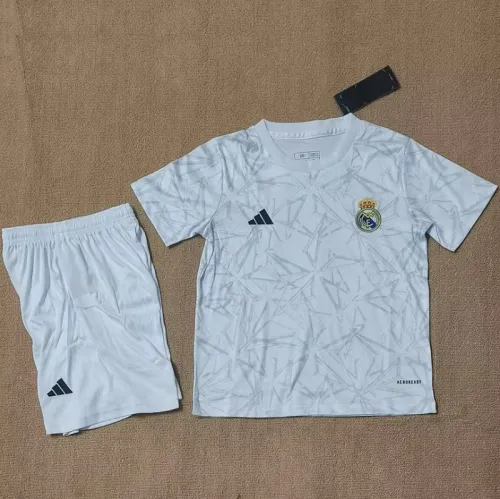 24/25 Real Madrid Training kids kit