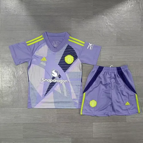 24/25 Manchester United Purple goalkeeper kids kit