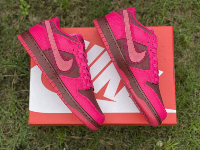 WOMEN Dunk Low 'Valentine's Day'