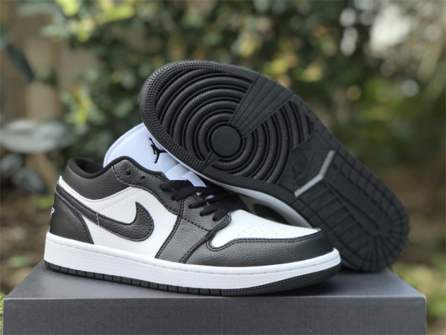 Air Jordan 1 Low GS “Panda”