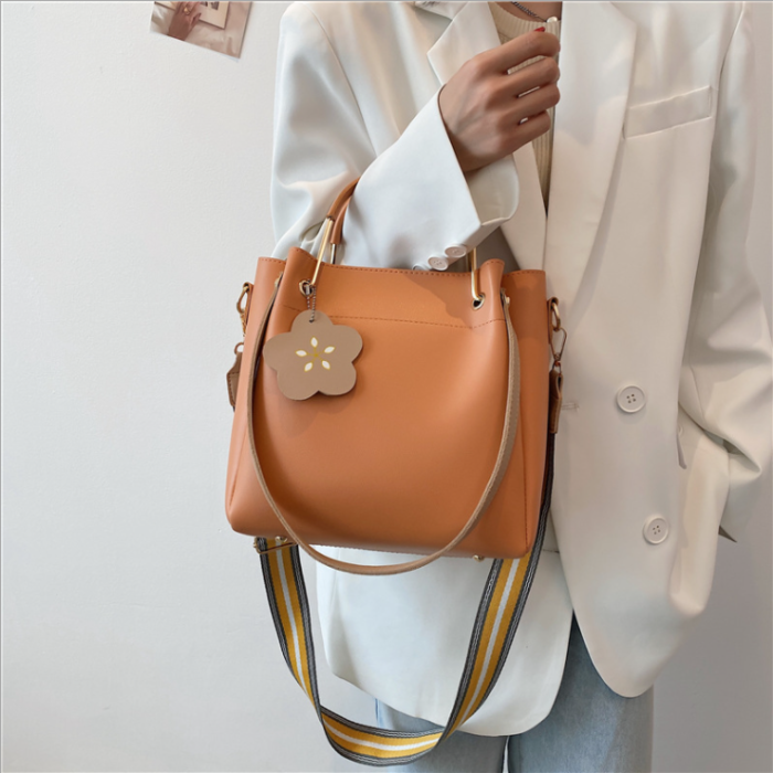 Retro Large-capacity Portable Bucket Bag