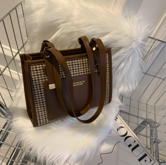 Large Capacity Retro 2022 New Ladies Bag