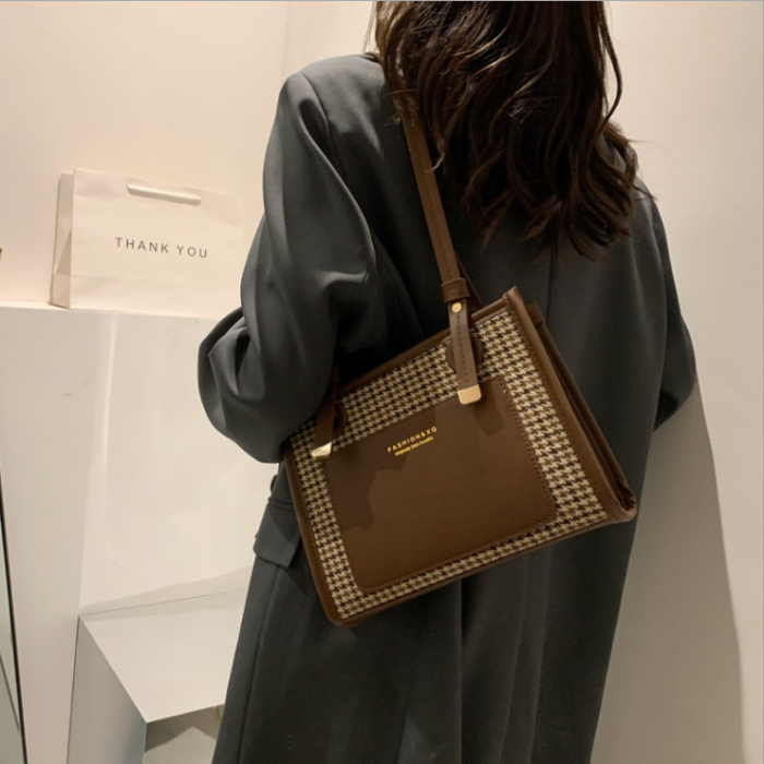 Large Capacity Retro 2022 New Ladies Bag