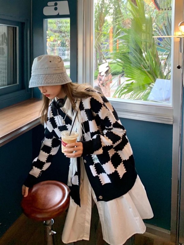 2021 Autumn Winter Warm Plaid Knitted Cardigan Sweater