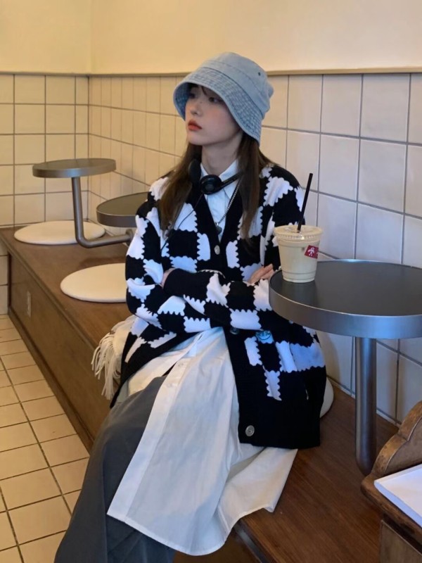 2021 Autumn Winter Warm Plaid Knitted Cardigan Sweater