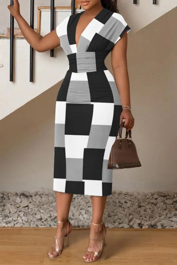 V-Neck Buttocks Wrapped Printed Dress For Women